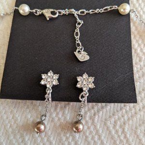 Swarovski Pearl& Crystal necklace and earrings set